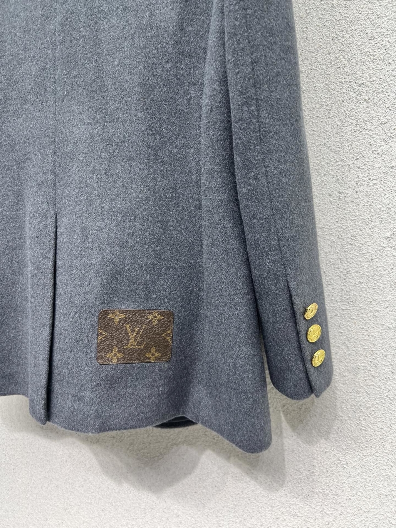 l0vis Vvtt0n outwear